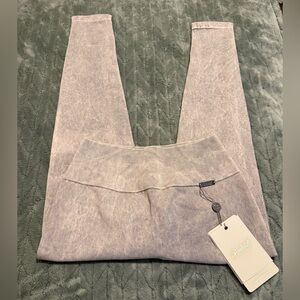 NWT Bombshell Sportswear Mineral Seamless Leggings Lunar Grey